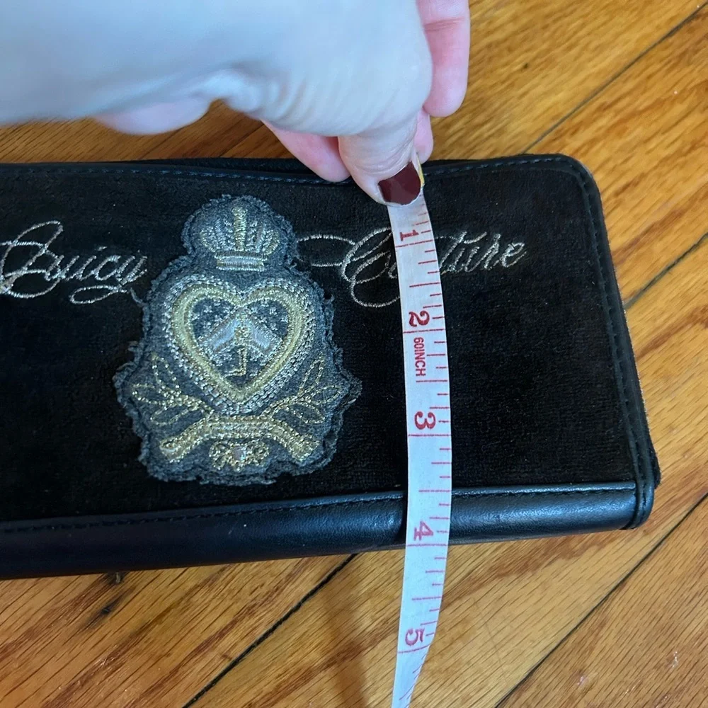 Vintage Juicy Couture Black Wallet Velour Charge It Embroidered Y2K Zip Around